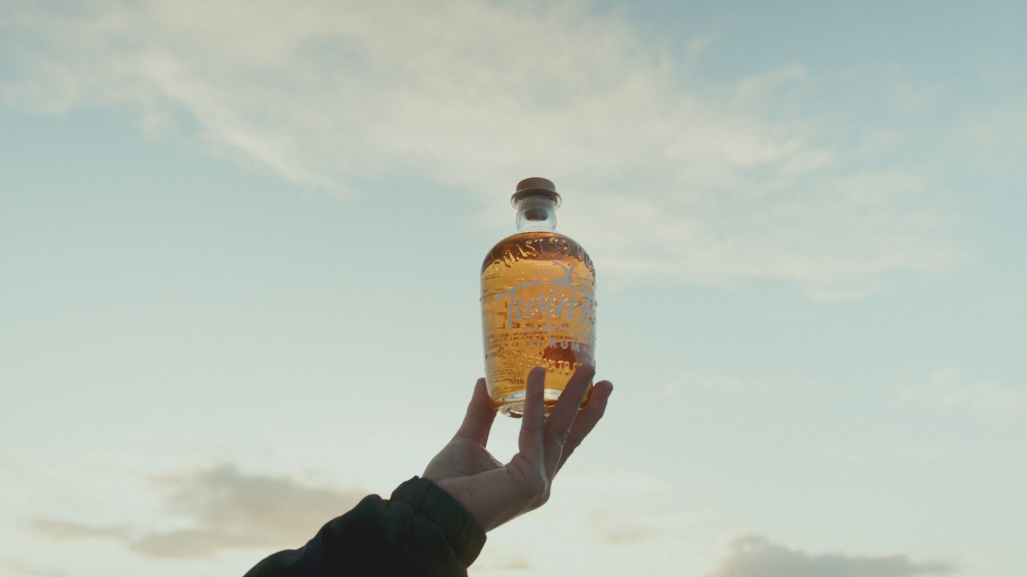 Twin Fin Coconut & Lychee Rum 70cl | Very